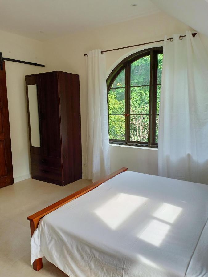 El Castillo Bed And Breakfast Angono Exterior foto