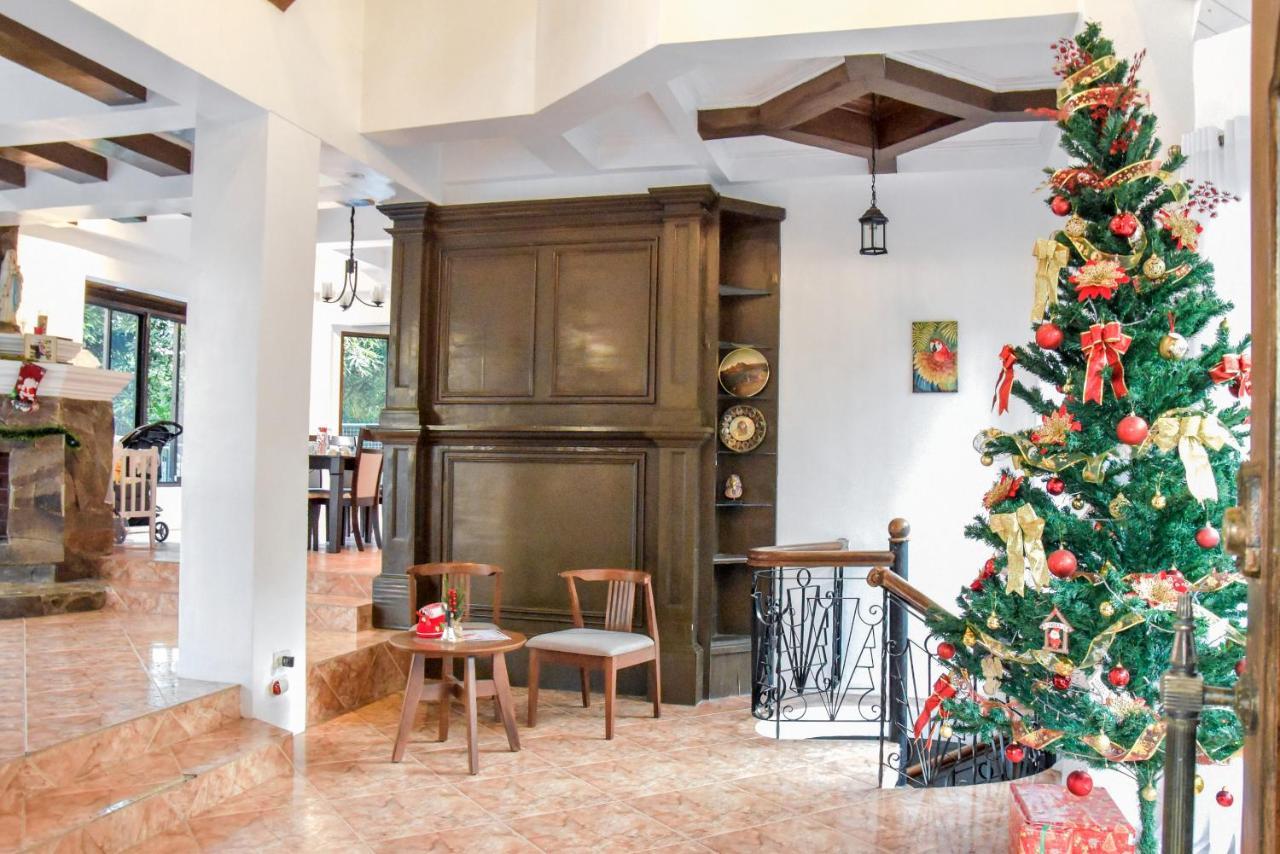 El Castillo Bed And Breakfast Angono Exterior foto