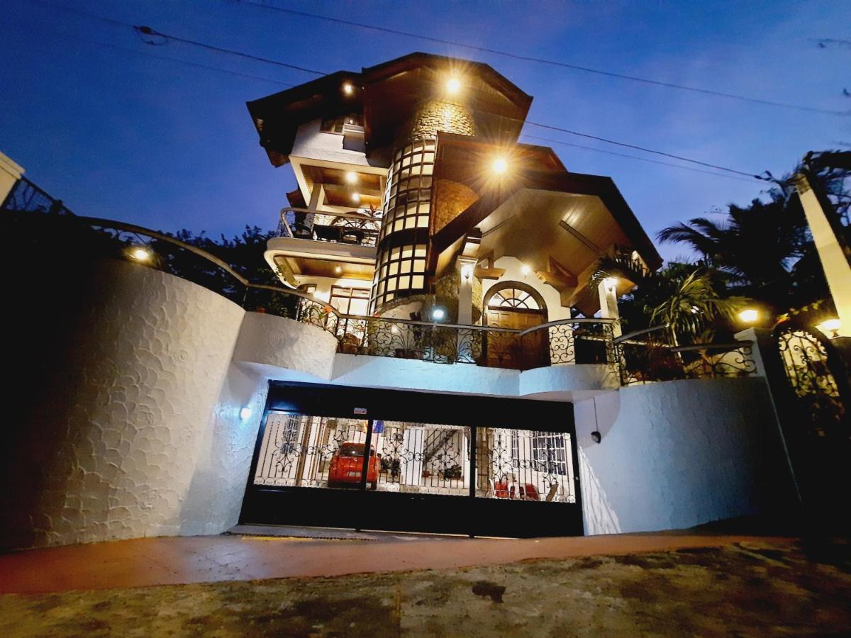 El Castillo Bed And Breakfast Angono Exterior foto