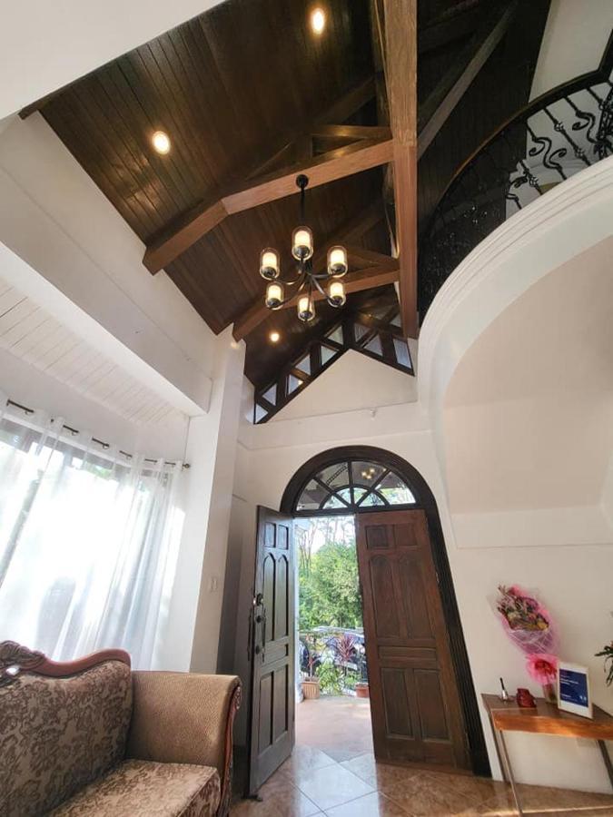 El Castillo Bed And Breakfast Angono Exterior foto