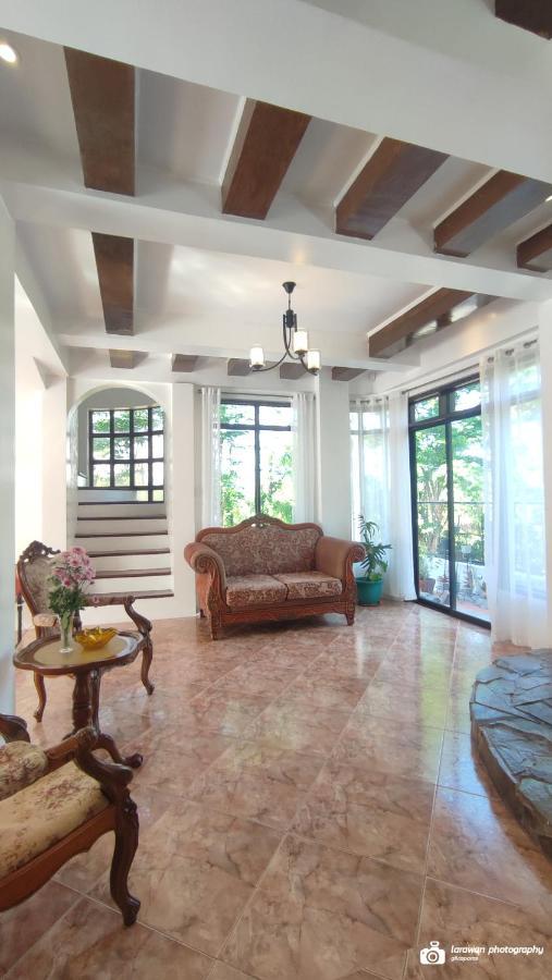 El Castillo Bed And Breakfast Angono Exterior foto
